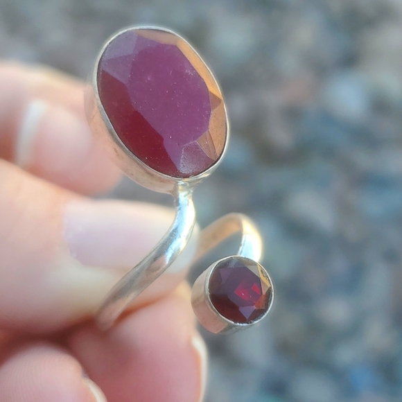 Handmade Jewelry - New Ruby and Garnet Adjustable 925 Silver Ring.
